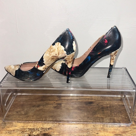 Nine West Frolic Floral Pumps - Picture 6 of 11